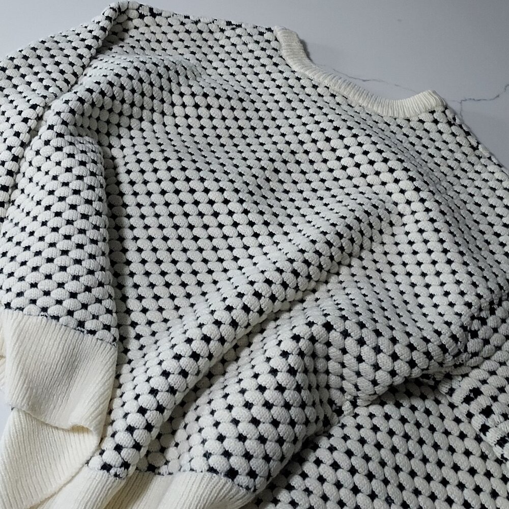 H&M black and white knubby knit